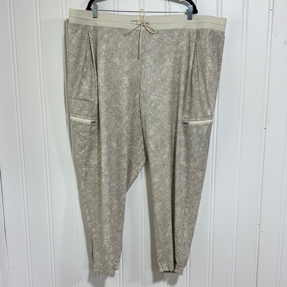 Athleta Venture Printed Pant size 26 - Picture 2 of 11